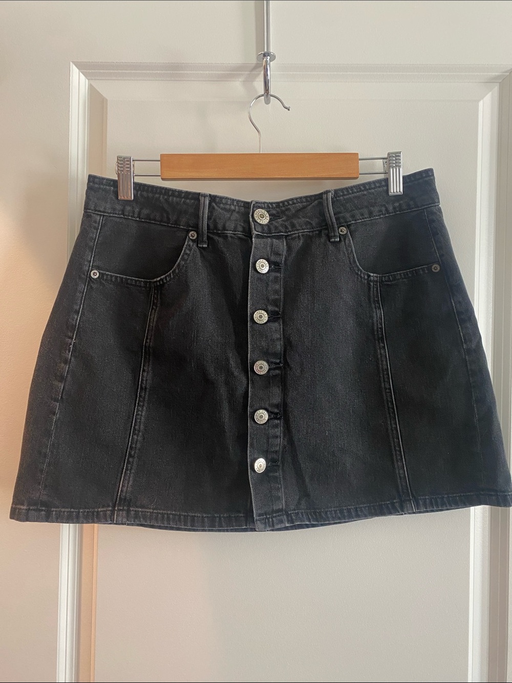 American Eagle Black Button-Front Denim Skirt